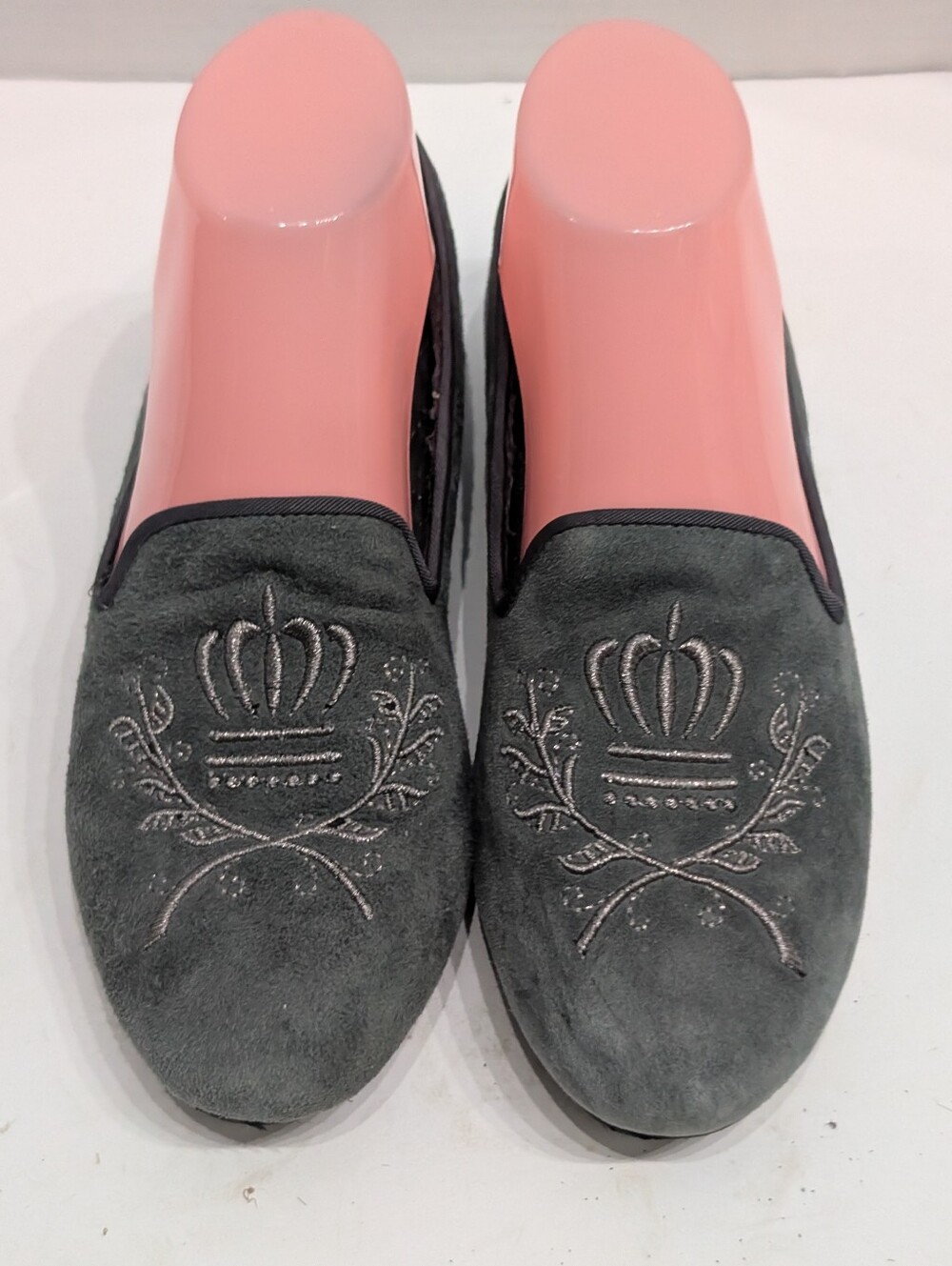 VIONIC Women's 6.5 Flats Gray Suede ROMI Embroidered Loafers Arch Support W4